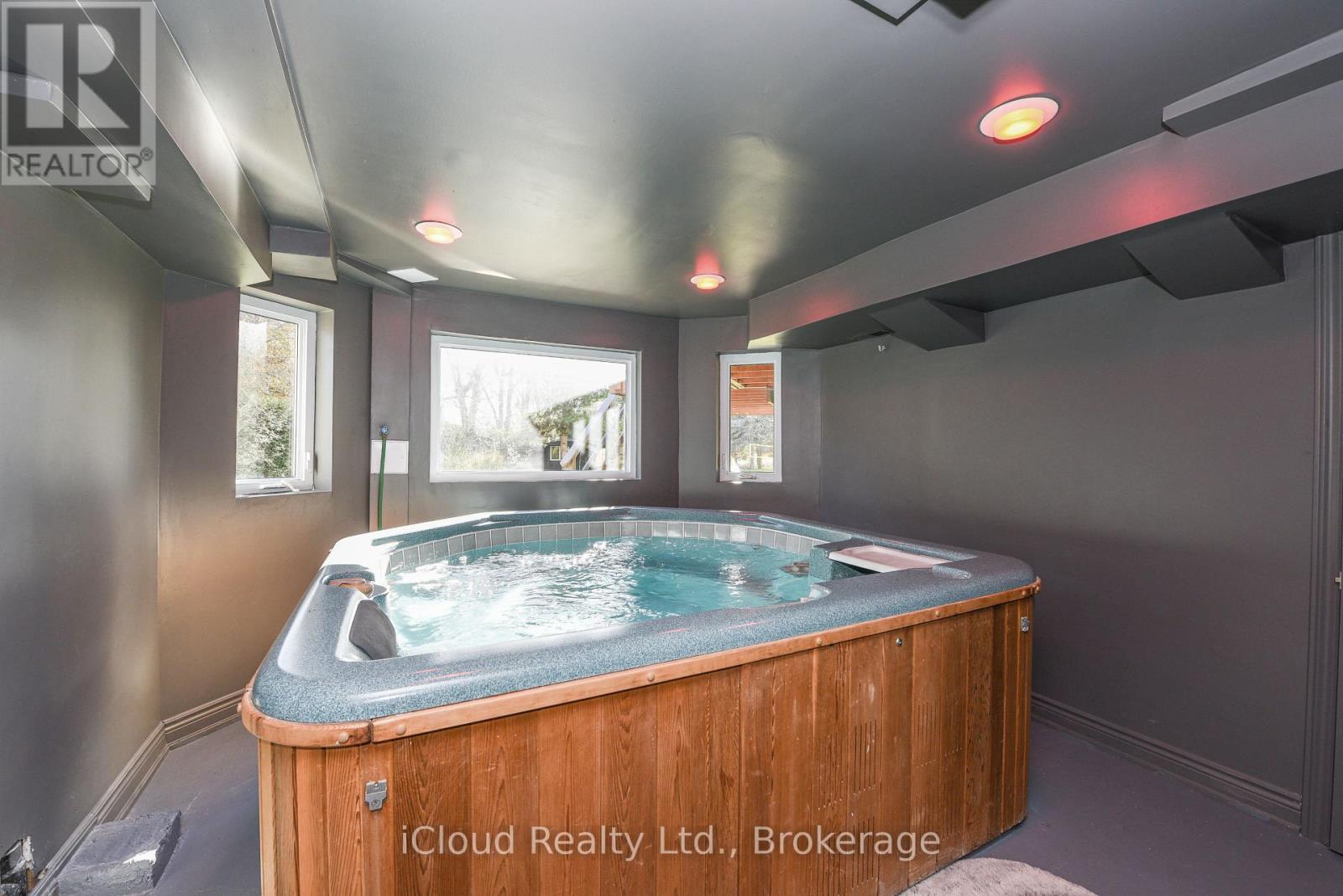 25 Giles Road, Caledon, Ontario L7K 0B6 - Photo 37 - W12518012