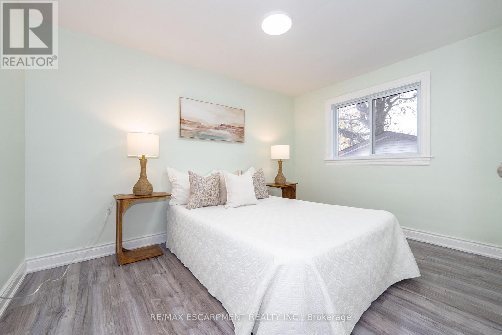 5433 Spruce Avenue, Burlington, Ontario  L7L 1N8 - Photo 21 - W12525416