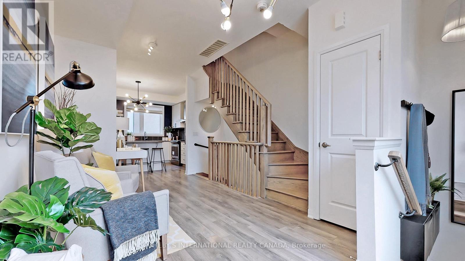 27 Thomas Mulholland Drive, Toronto, Ontario  M3K 0A8 - Photo 6 - W12499022