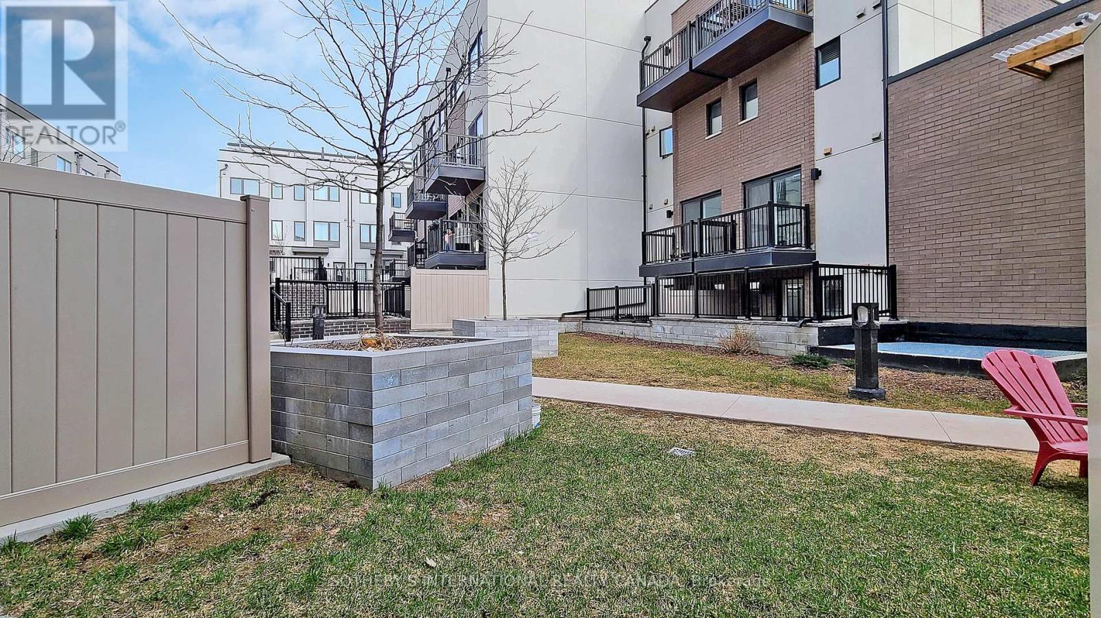 27 Thomas Mulholland Drive, Toronto, Ontario  M3K 0A8 - Photo 31 - W12499022