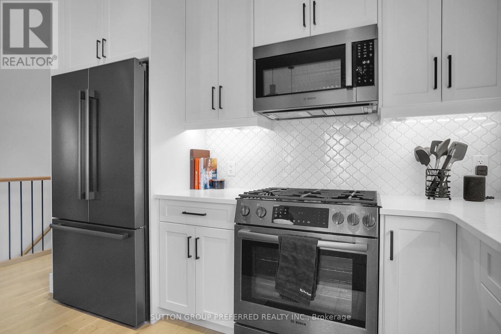 1928 Trailsway Drive, London South, Ontario  N6K 0K7 - Photo 22 - X12527462