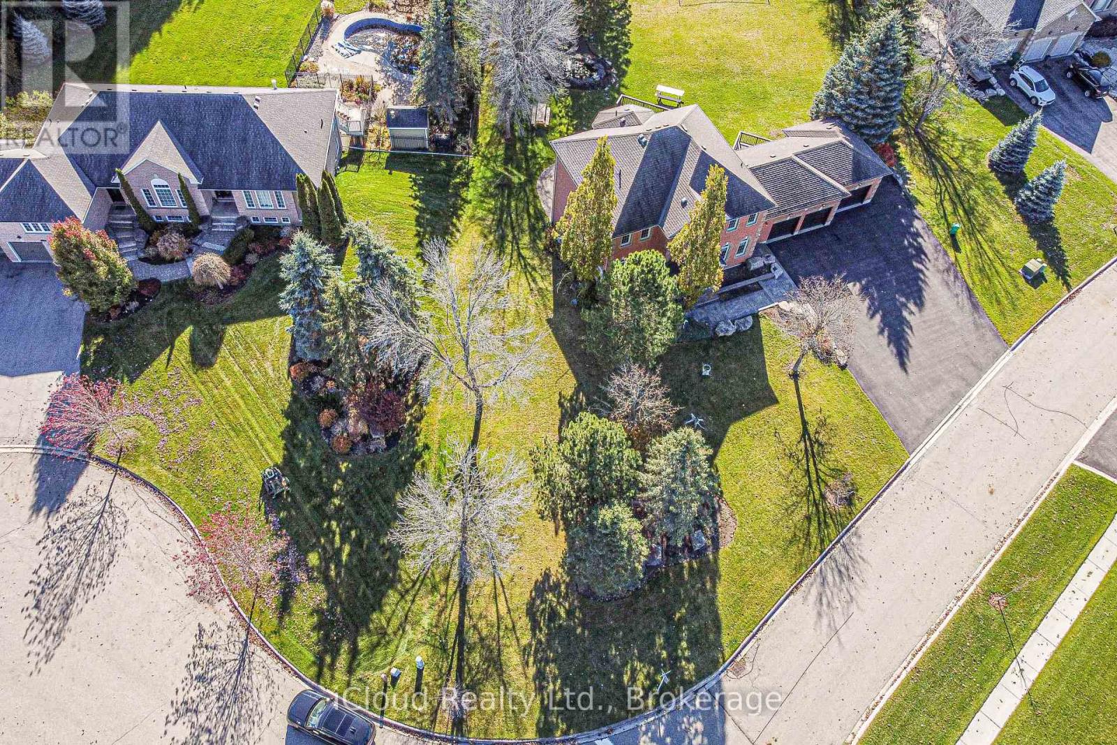 25 Giles Road, Caledon, Ontario L7K 0B6 - Photo 5 - W12518012