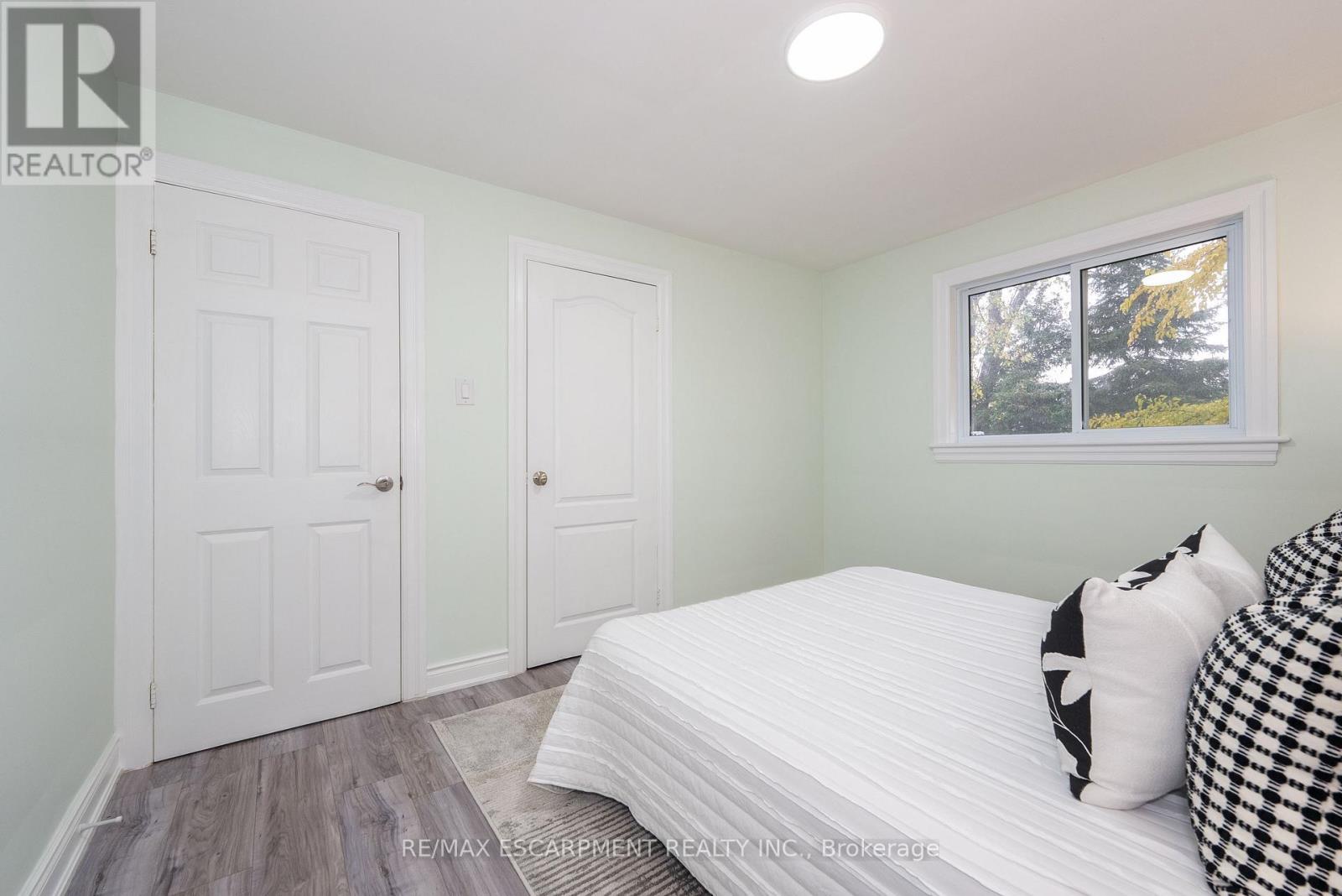 5433 Spruce Avenue, Burlington, Ontario  L7L 1N8 - Photo 24 - W12525416