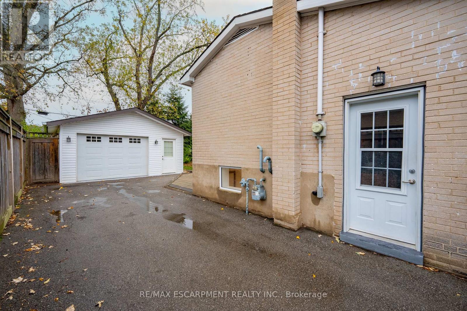 5433 Spruce Avenue, Burlington, Ontario  L7L 1N8 - Photo 31 - W12525416