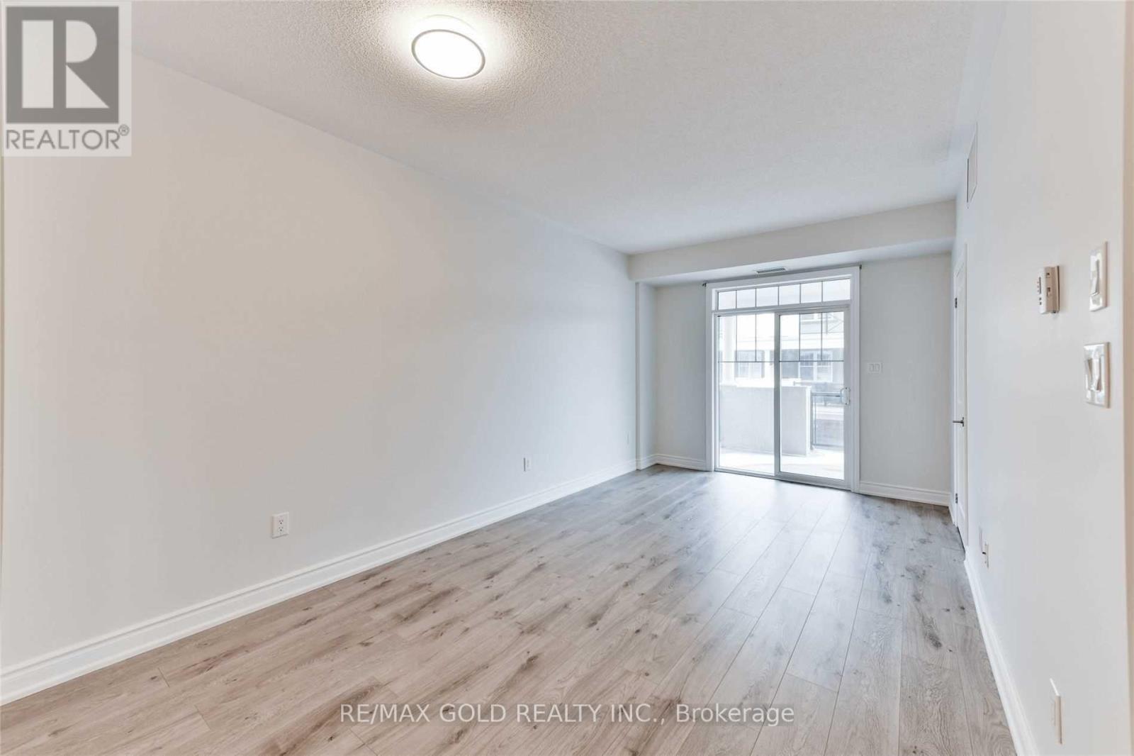 212 - 263 Georgian Drive, Oakville, Ontario  L6H 0L2 - Photo 8 - W12525422