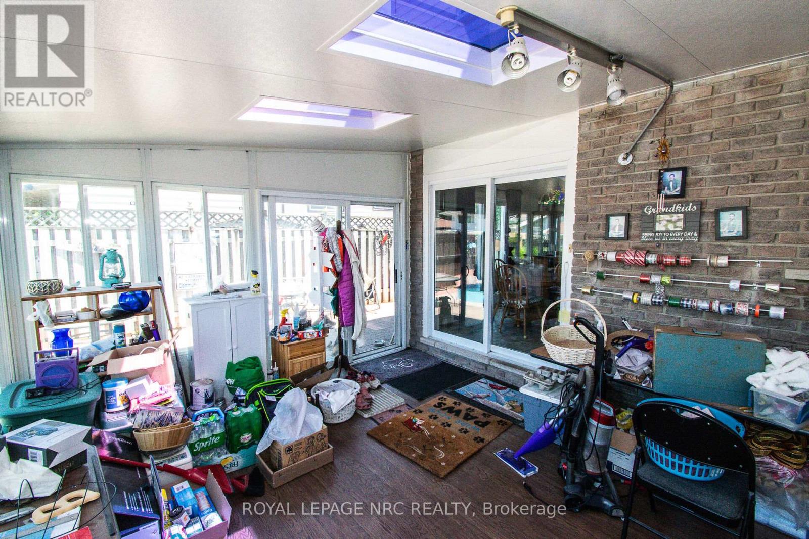 11 Exeter Drive, St. Catharines, Ontario  L2P 3M9 - Photo 24 - X12525330