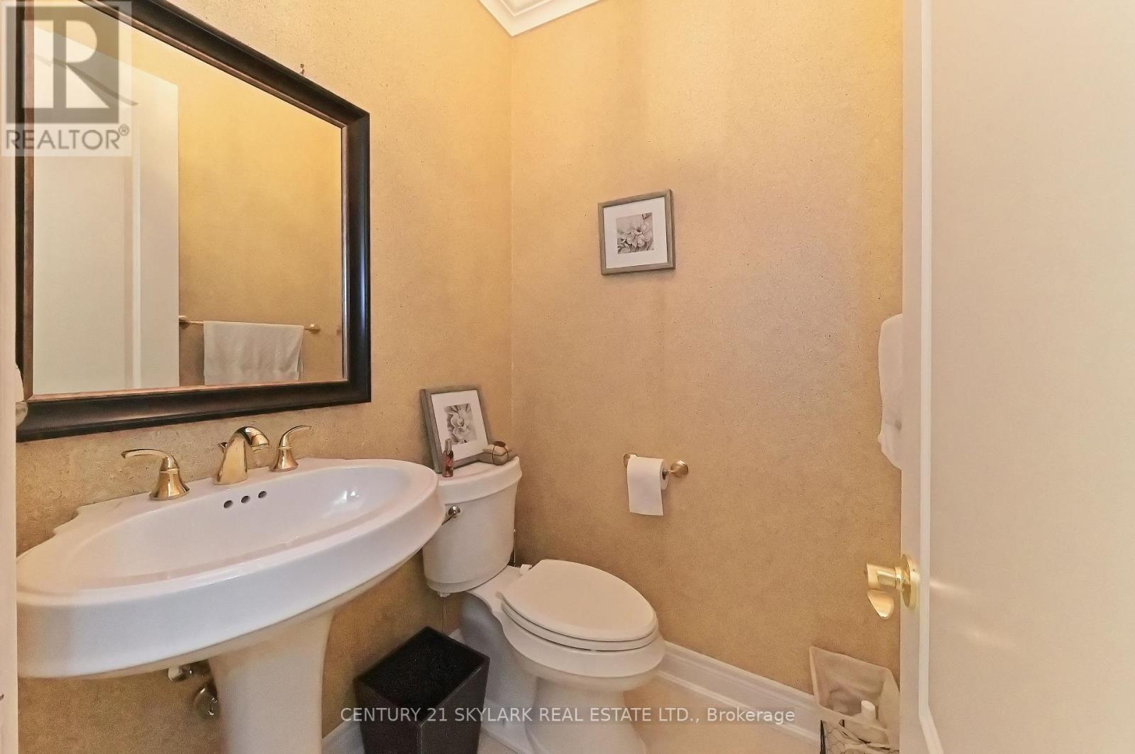 185 Don Minaker Drive, Brampton, Ontario  L6P 2V1 - Photo 29 - W12525426