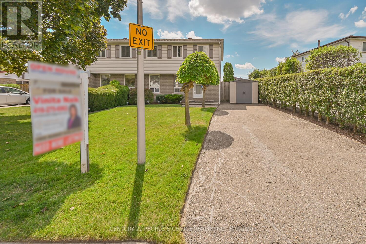 2 Fontaine Court, Brampton, Ontario  L6T 3J2 - Photo 2 - W12524770