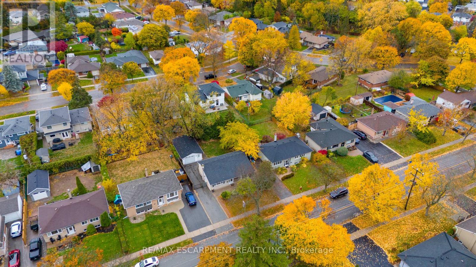5433 Spruce Avenue, Burlington, Ontario  L7L 1N8 - Photo 5 - W12525416