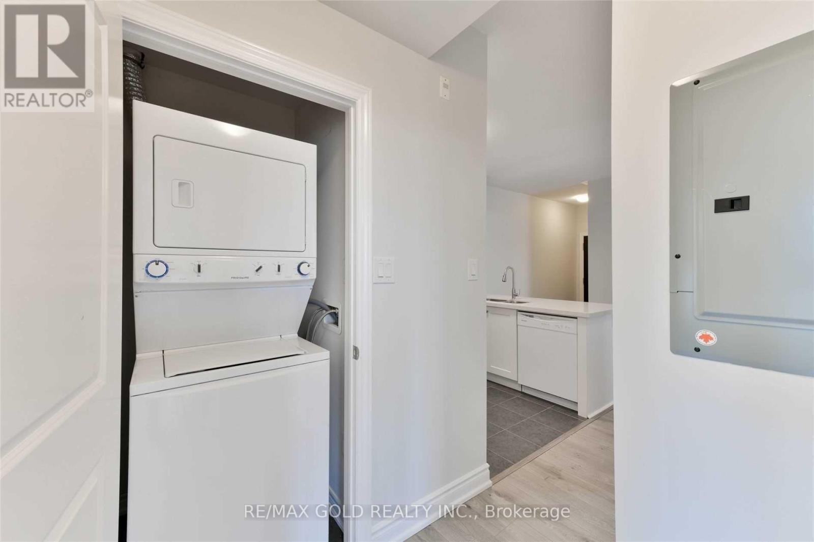 212 - 263 Georgian Drive, Oakville, Ontario  L6H 0L2 - Photo 20 - W12525422