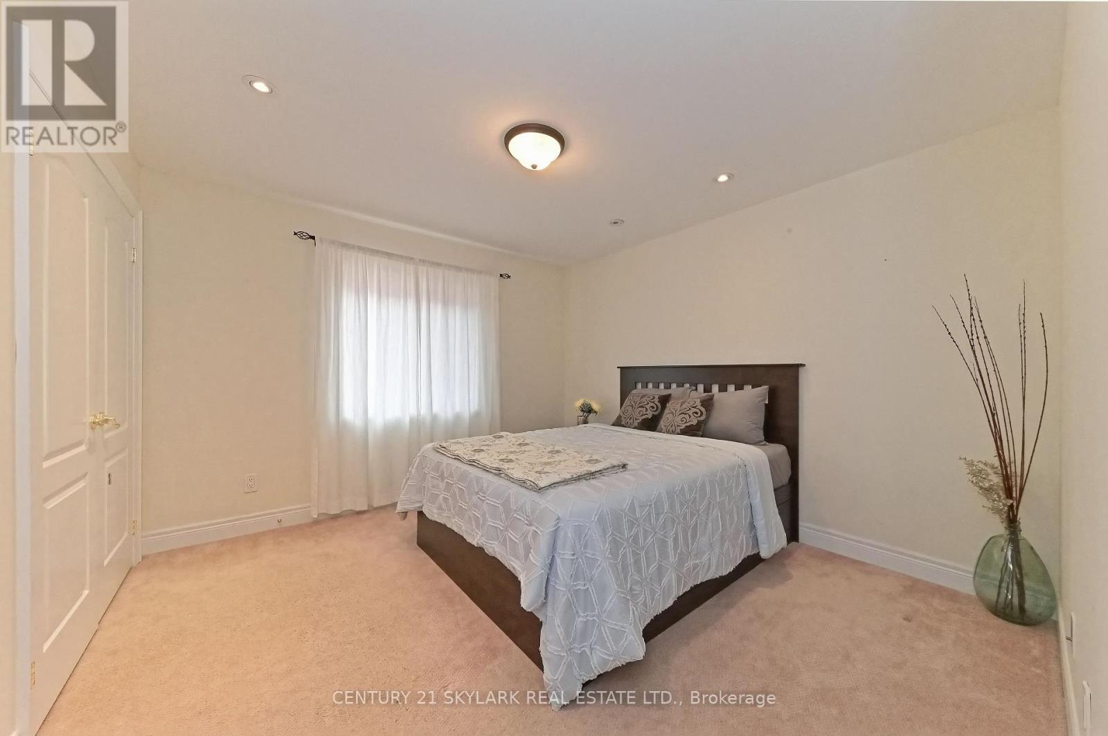 185 Don Minaker Drive, Brampton, Ontario  L6P 2V1 - Photo 21 - W12525426