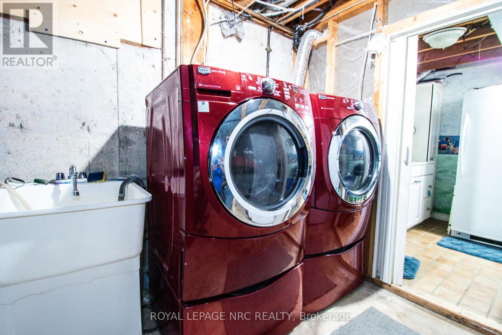 11 Exeter Drive, St. Catharines, Ontario  L2P 3M9 - Photo 36 - X12525330