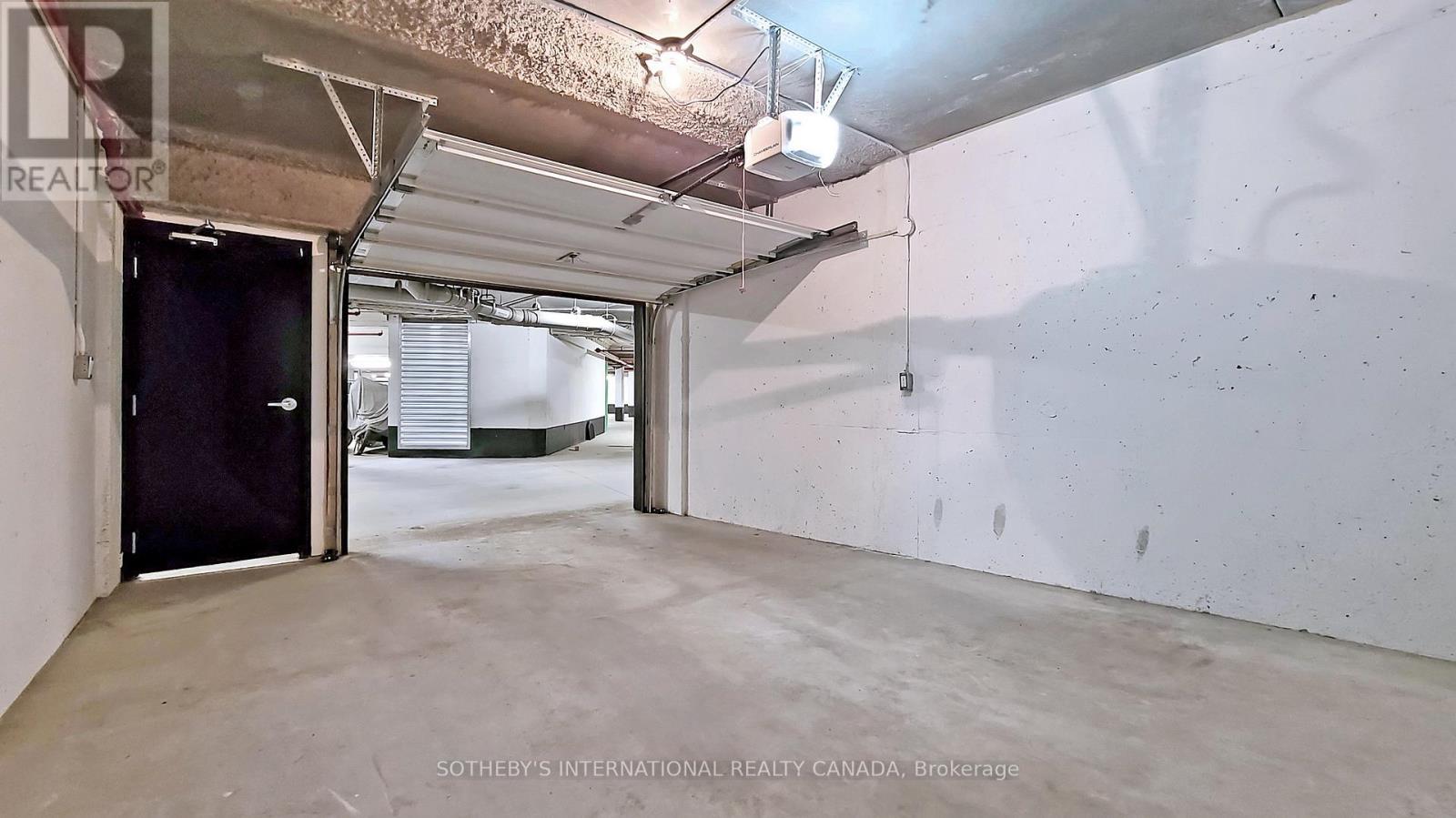 27 Thomas Mulholland Drive, Toronto, Ontario  M3K 0A8 - Photo 26 - W12499022