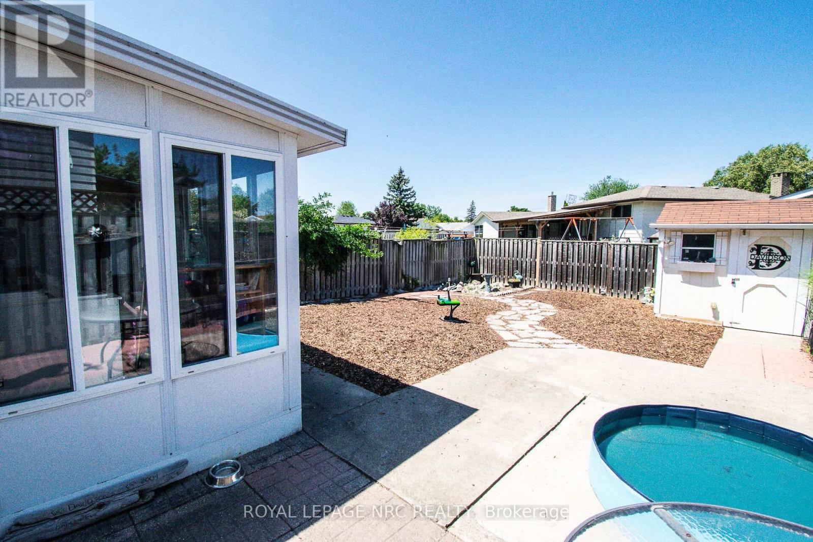 11 Exeter Drive, St. Catharines, Ontario  L2P 3M9 - Photo 40 - X12525330