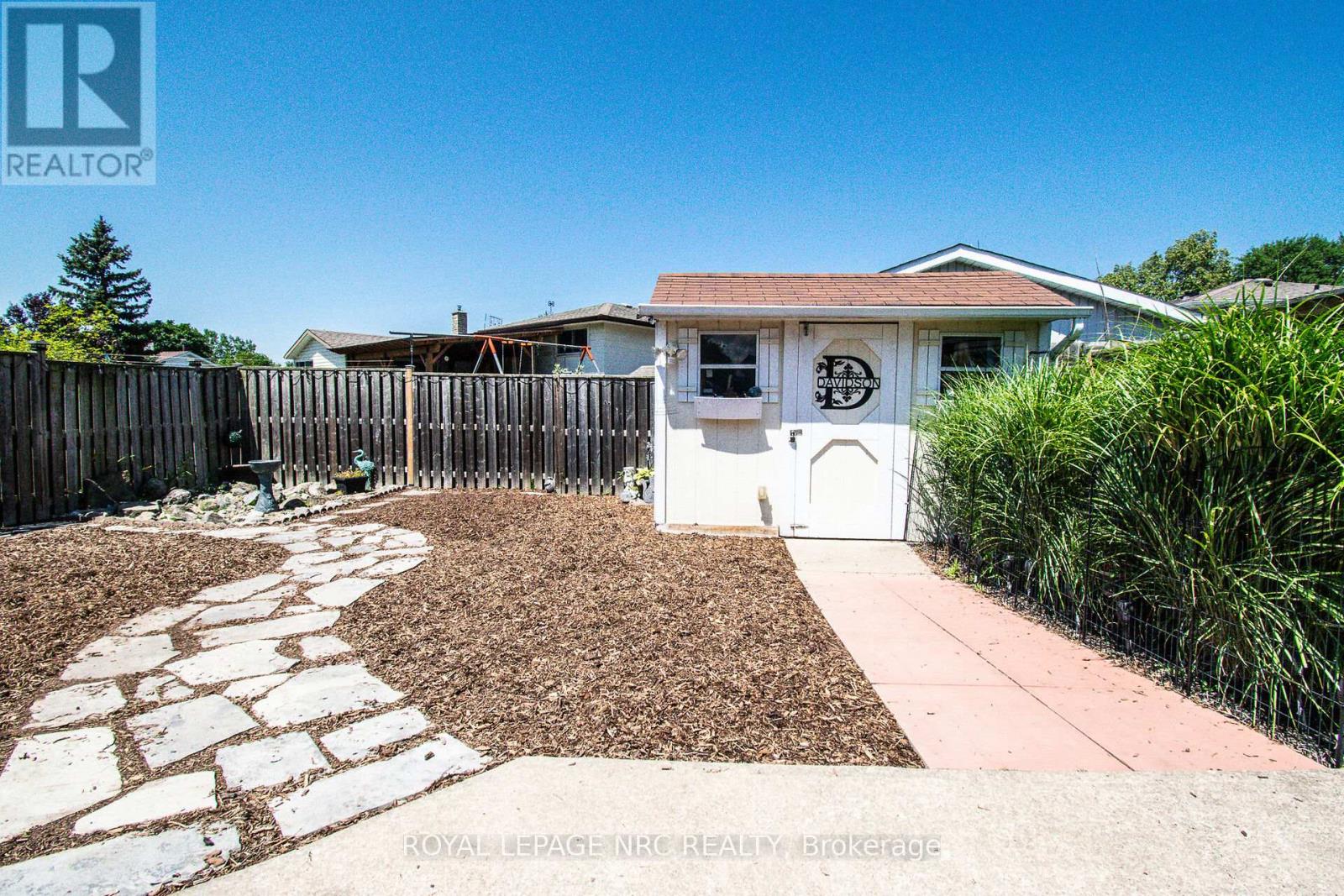 11 Exeter Drive, St. Catharines, Ontario  L2P 3M9 - Photo 45 - X12525330