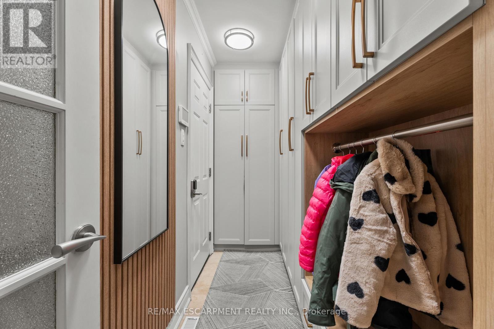 1759 Featherston Court, Mississauga, Ontario  L5L 3E2 - Photo 18 - W12525436