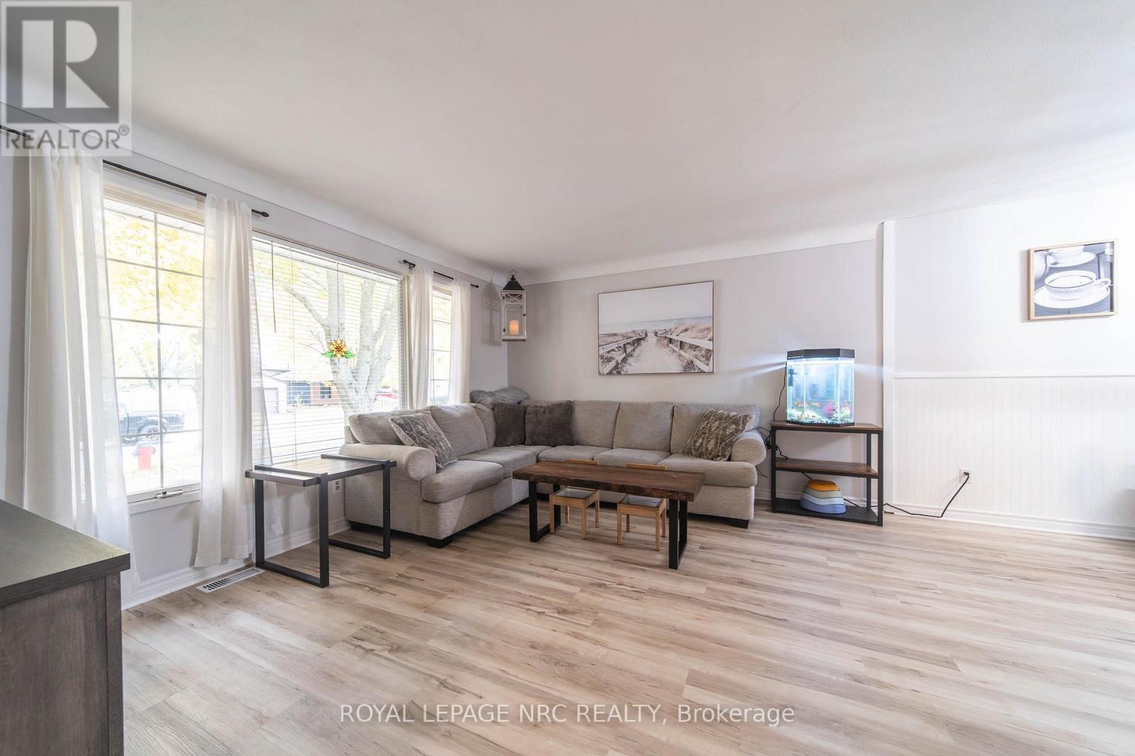 3739 Orlando Drive, Niagara Falls, Ontario  L2J 4B5 - Photo 2 - X12525390