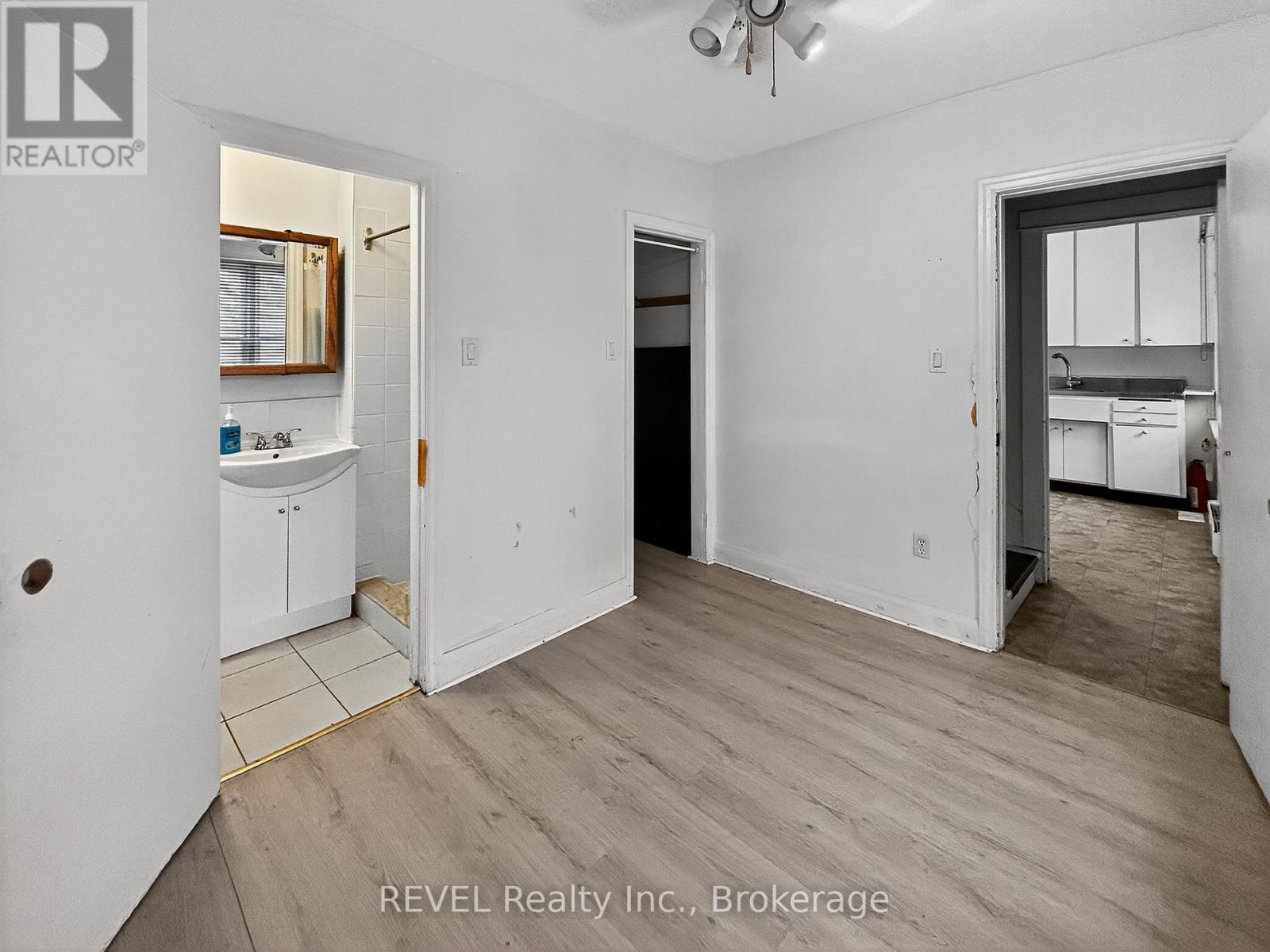 303 Merritt Street, St. Catharines, Ontario  L2T 1K1 - Photo 14 - X12525404