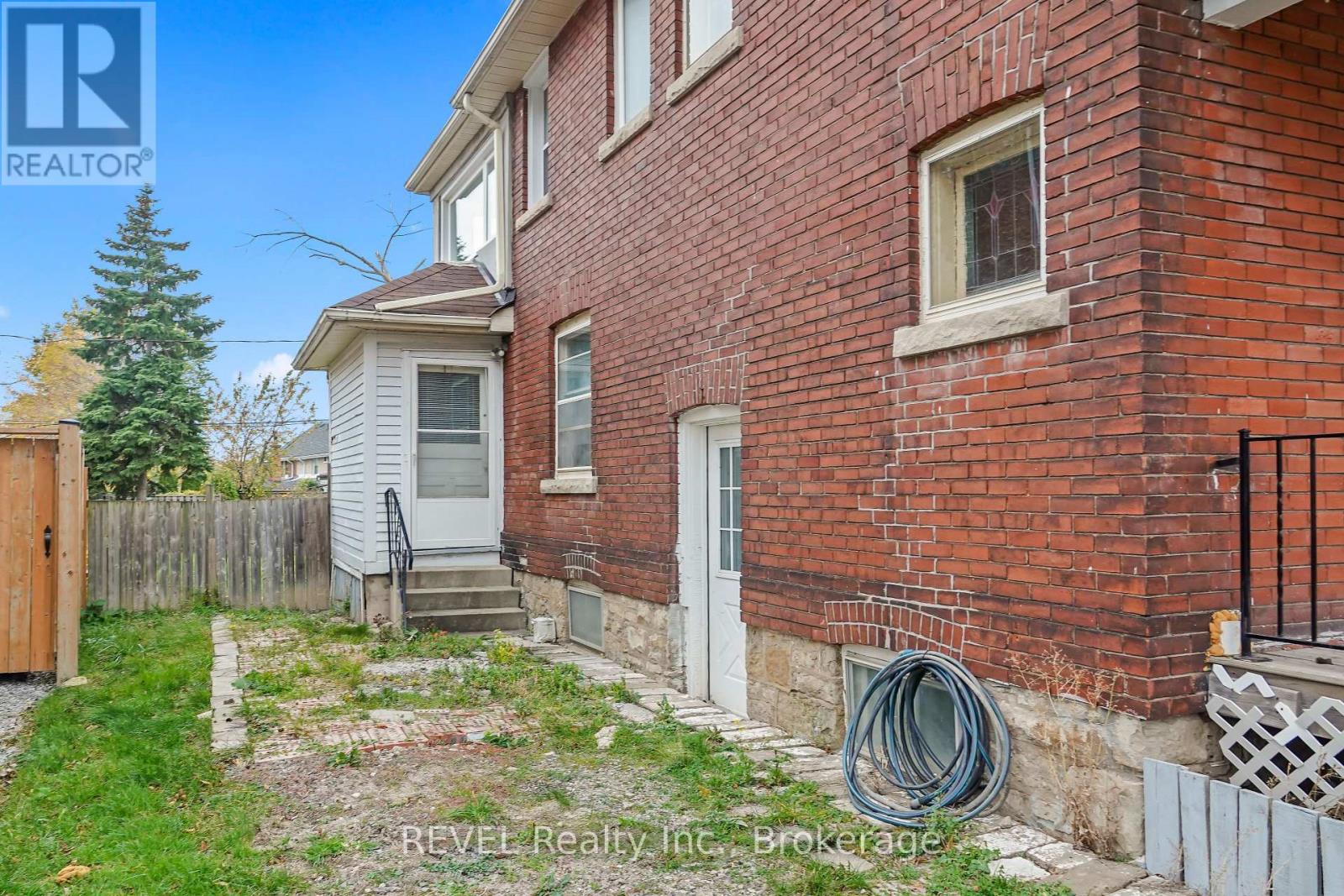 303 Merritt Street, St. Catharines, Ontario  L2T 1K1 - Photo 25 - X12525404