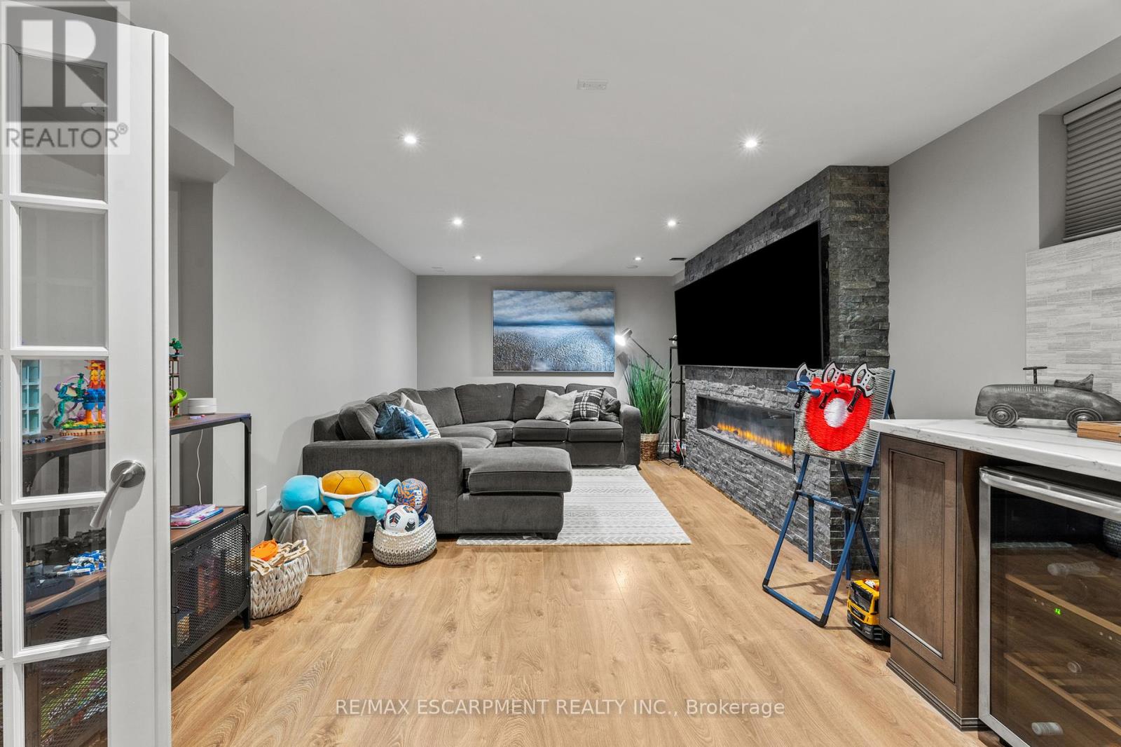 1759 Featherston Court, Mississauga, Ontario  L5L 3E2 - Photo 34 - W12525436