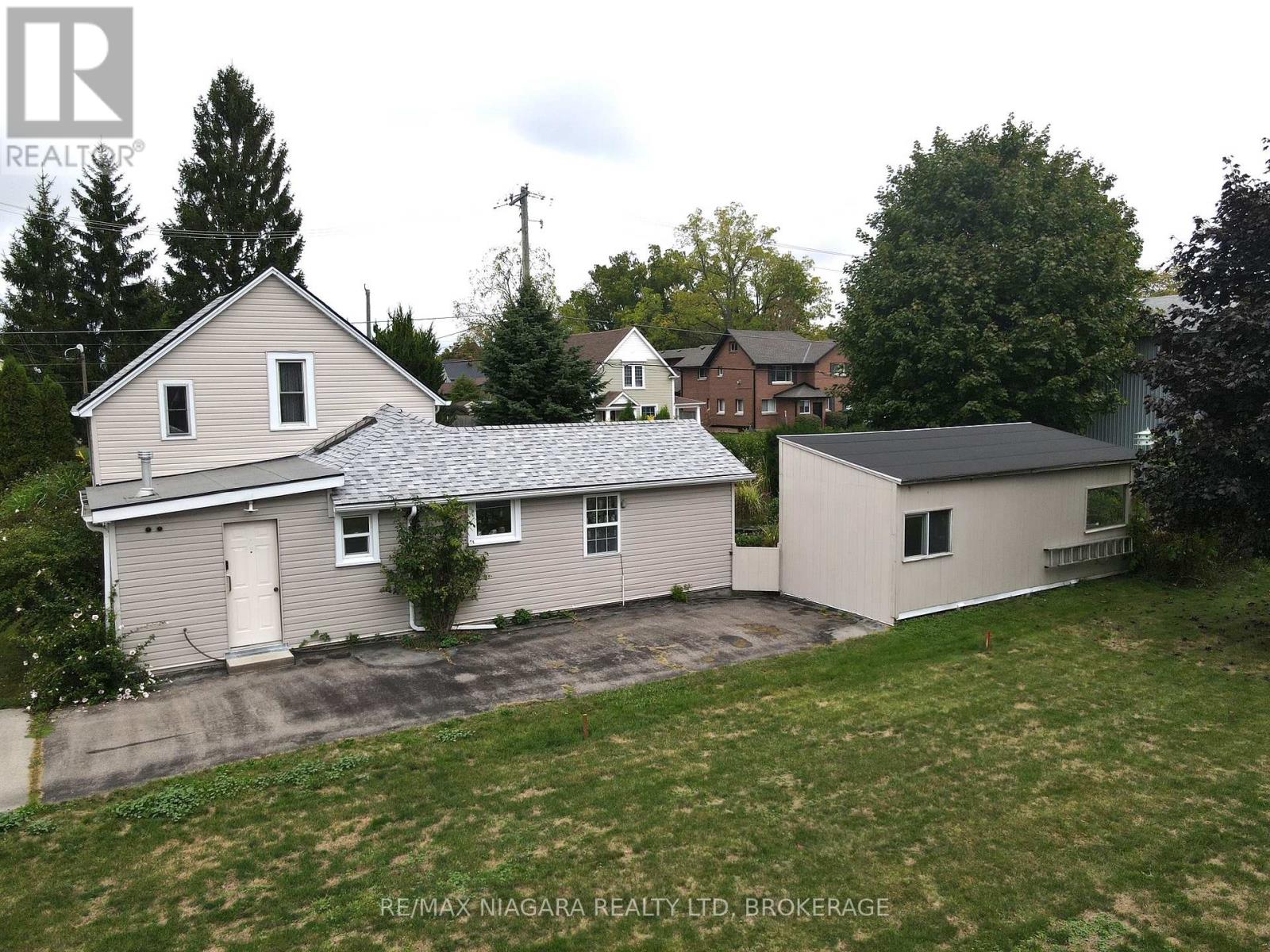 3721 Dominion Road, Fort Erie, Ontario  L0S 1N0 - Photo 2 - X12430311