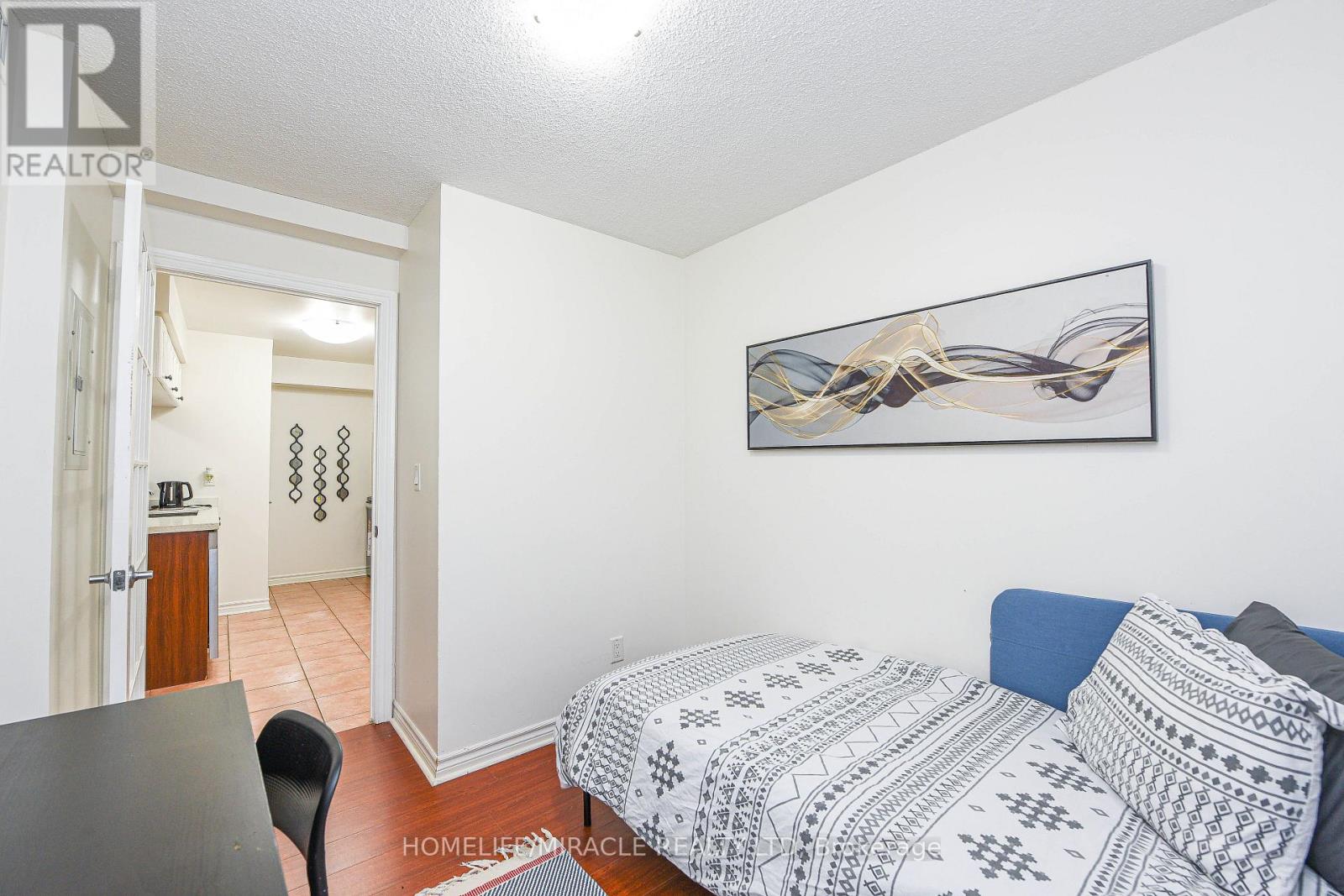 1922 - 3888 Duke Of York Boulevard, Mississauga, Ontario  L5B 4P5 - Photo 24 - W12522158