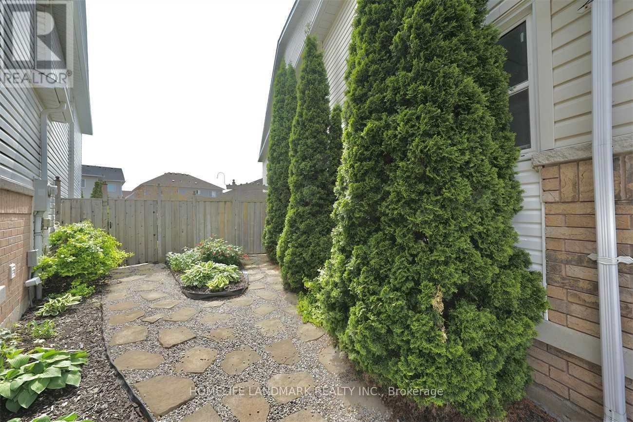 38 Sloan Drive, Milton, Ontario  L9T 5P7 - Photo 24 - W12525354