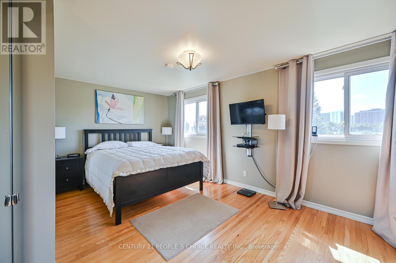 2 Fontaine Court, Brampton, Ontario  L6T 3J2 - Photo 25 - W12524770