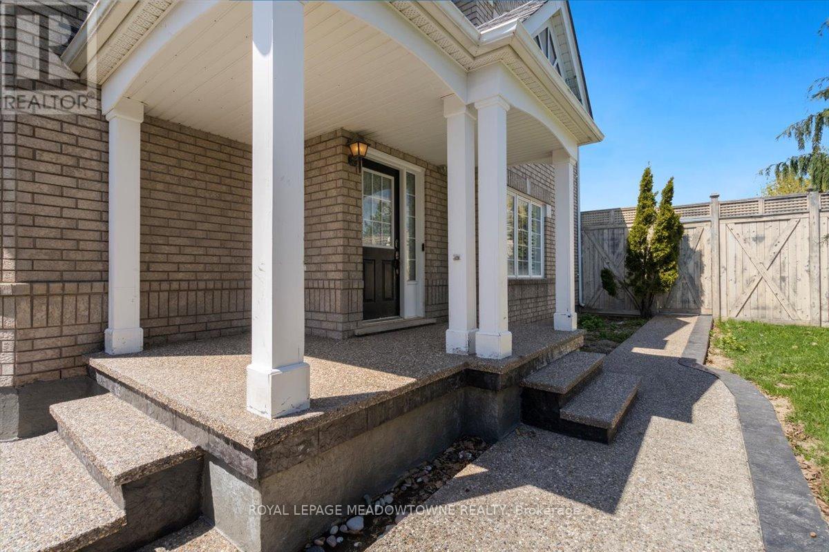 1677 Clark Boulevard, Milton, Ontario  L9T 5Z6 - Photo 3 - W12525372