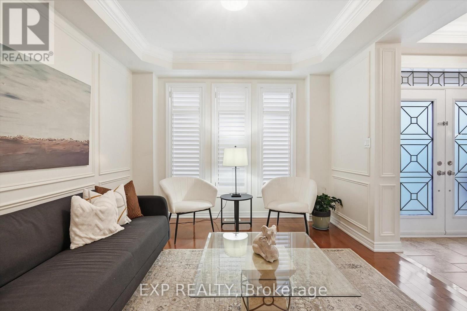 266 Admiral Drive, Oakville, Ontario  L6L 0B9 - Photo 4 - W12521740