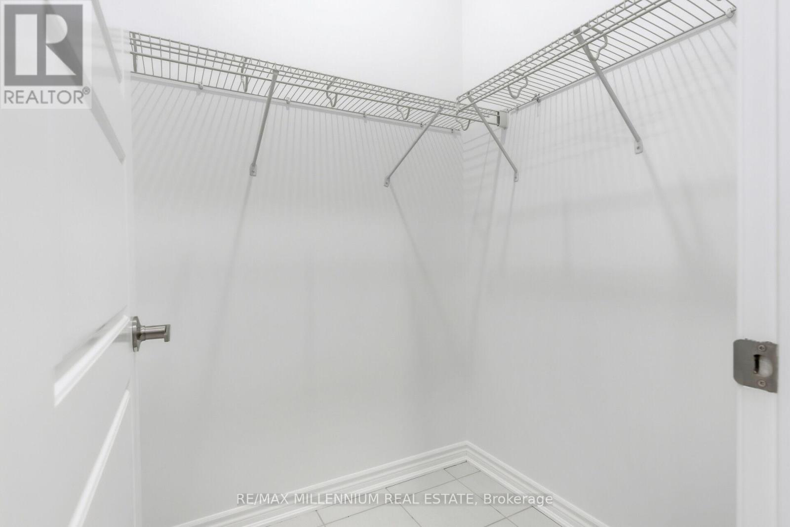 30 Hammermeister Street, Kitchener, Ontario N2R 0T2 - Photo 23 - X12509896