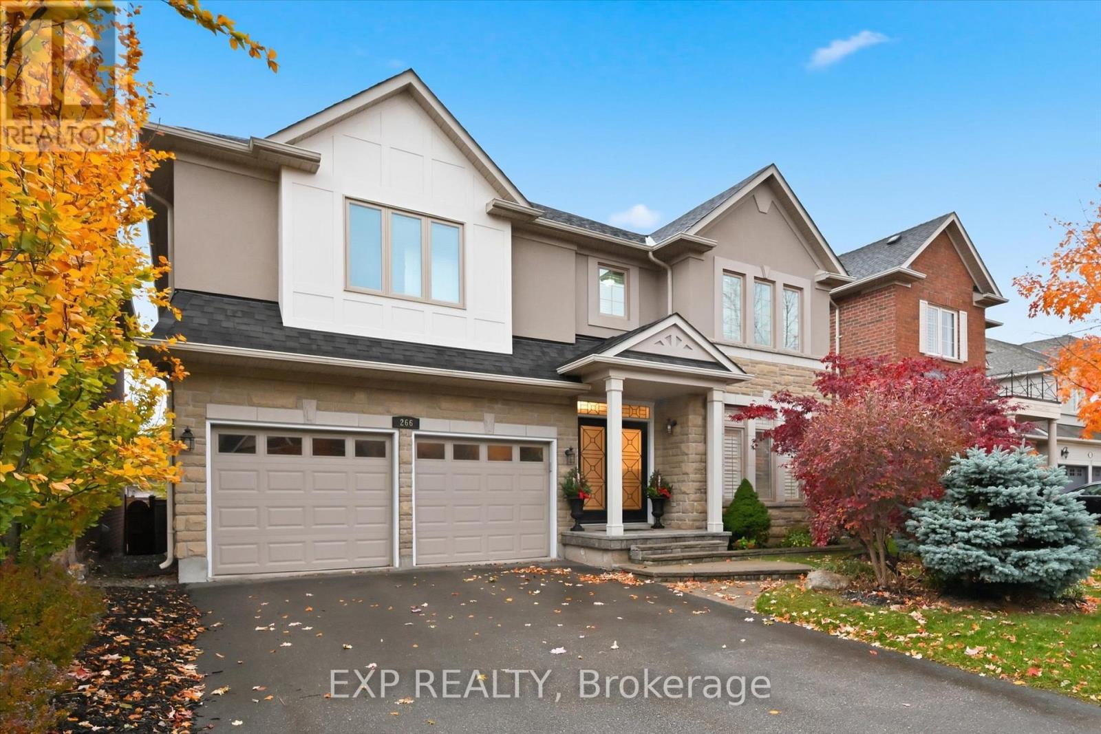 266 Admiral Drive, Oakville, Ontario  L6L 0B9 - Photo 2 - W12521740