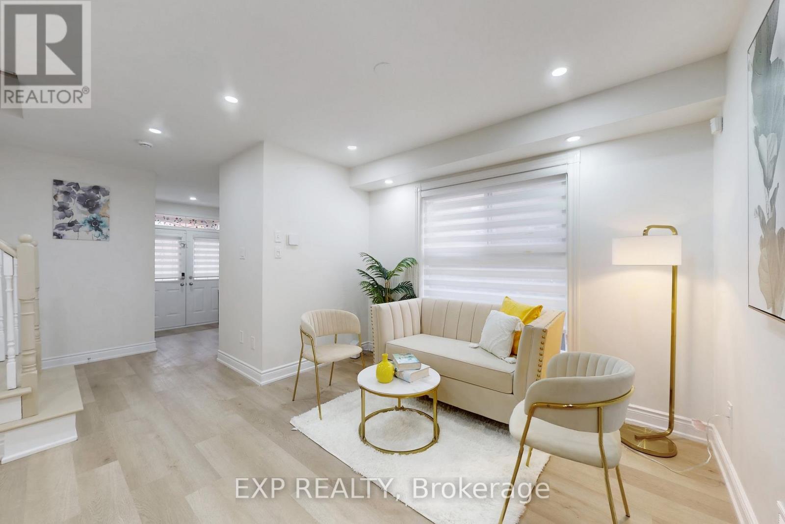 306 Morningmist Street S, Brampton, Ontario  L6R 2B9 - Photo 4 - W12525352