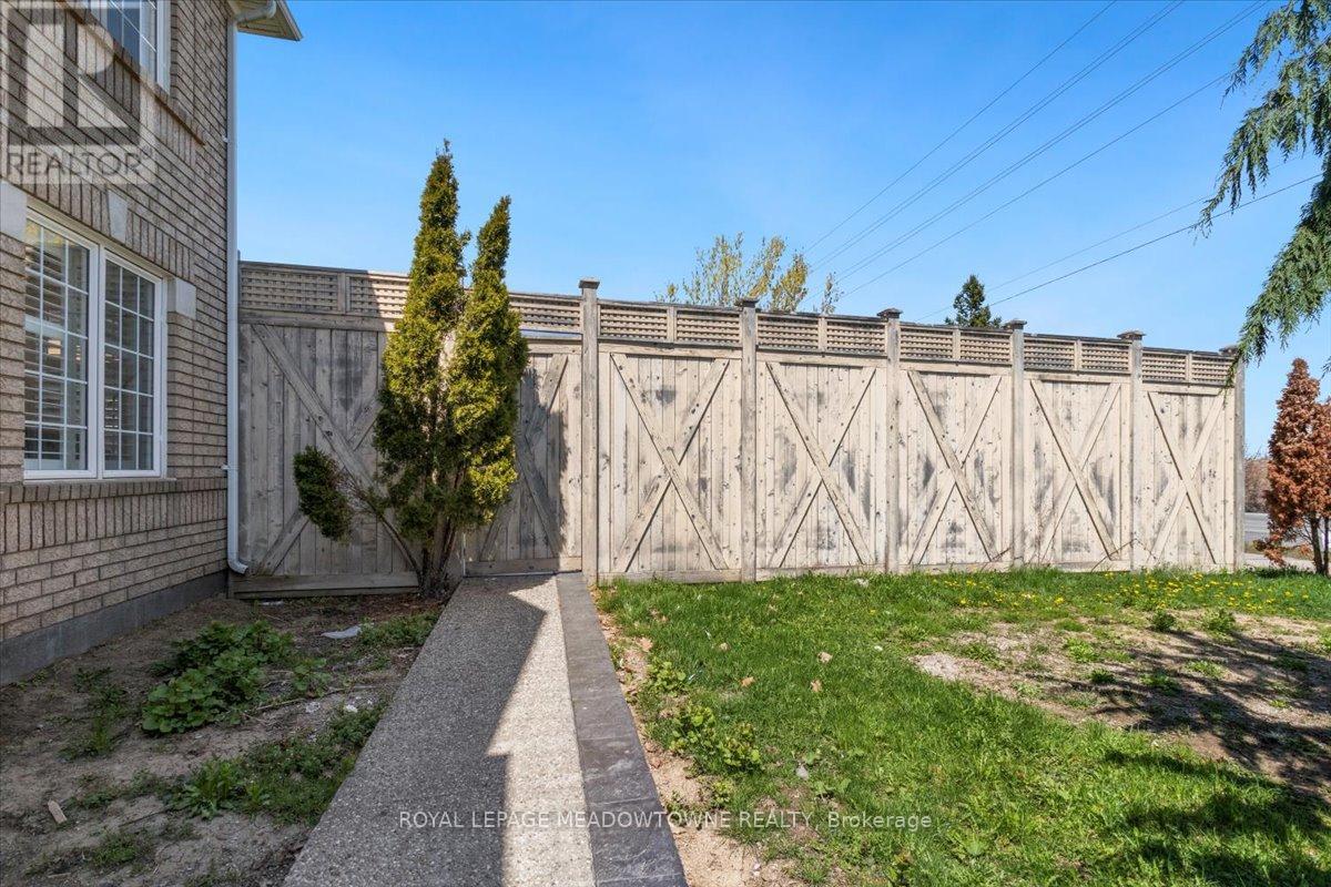 1677 Clark Boulevard, Milton, Ontario  L9T 5Z6 - Photo 50 - W12525372