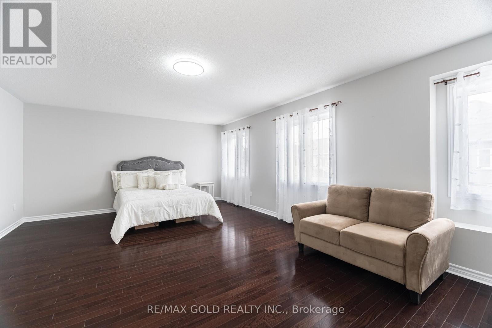 15 Oakhaven Road, Brampton, Ontario  L6P 2Y3 - Photo 17 - W12525492