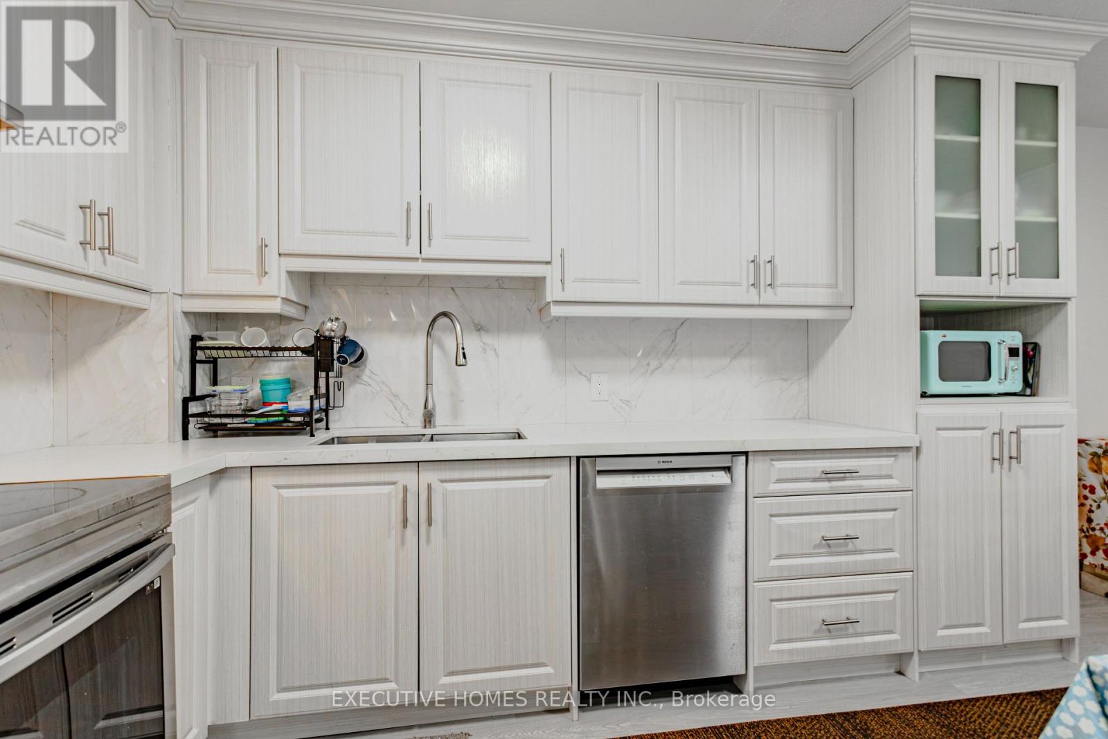 102 - 1275 Cornerbrook Place, Mississauga, Ontario  L5C 3J3 - Photo 15 - W12525502