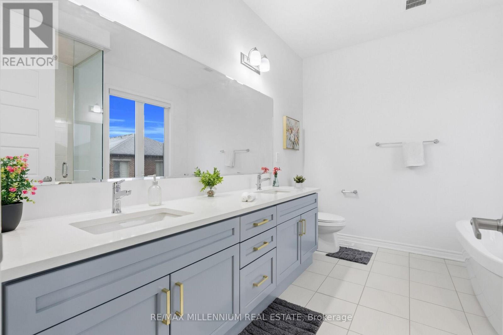 30 Hammermeister Street, Kitchener, Ontario N2R 0T2 - Photo 31 - X12509896