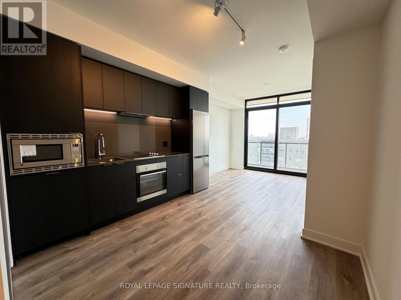 1110 - 86 Dundas Street, Mississauga, Ontario  L5A 1W4 - Photo 6 - W12525504