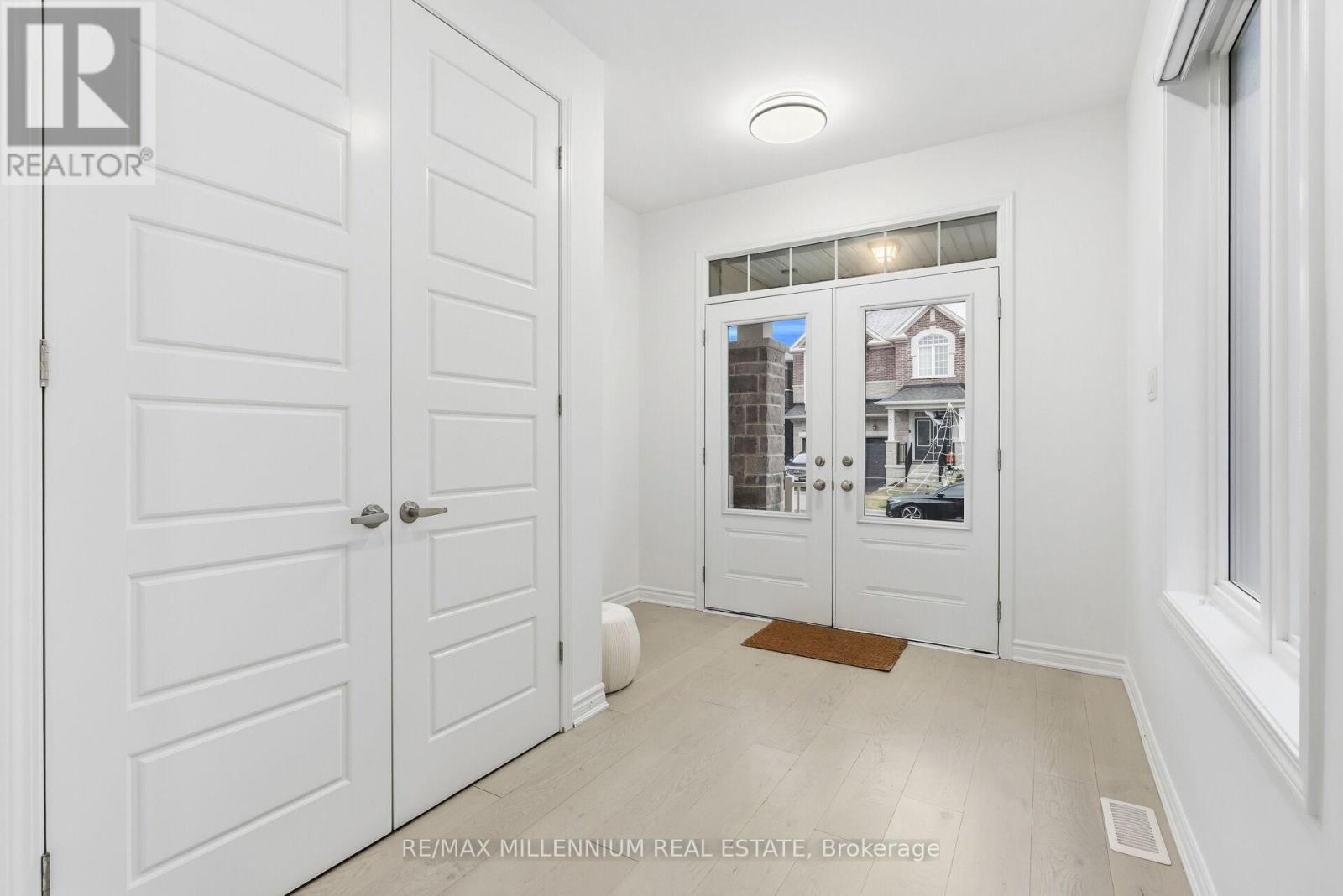 30 Hammermeister Street, Kitchener, Ontario N2R 0T2 - Photo 5 - X12509896