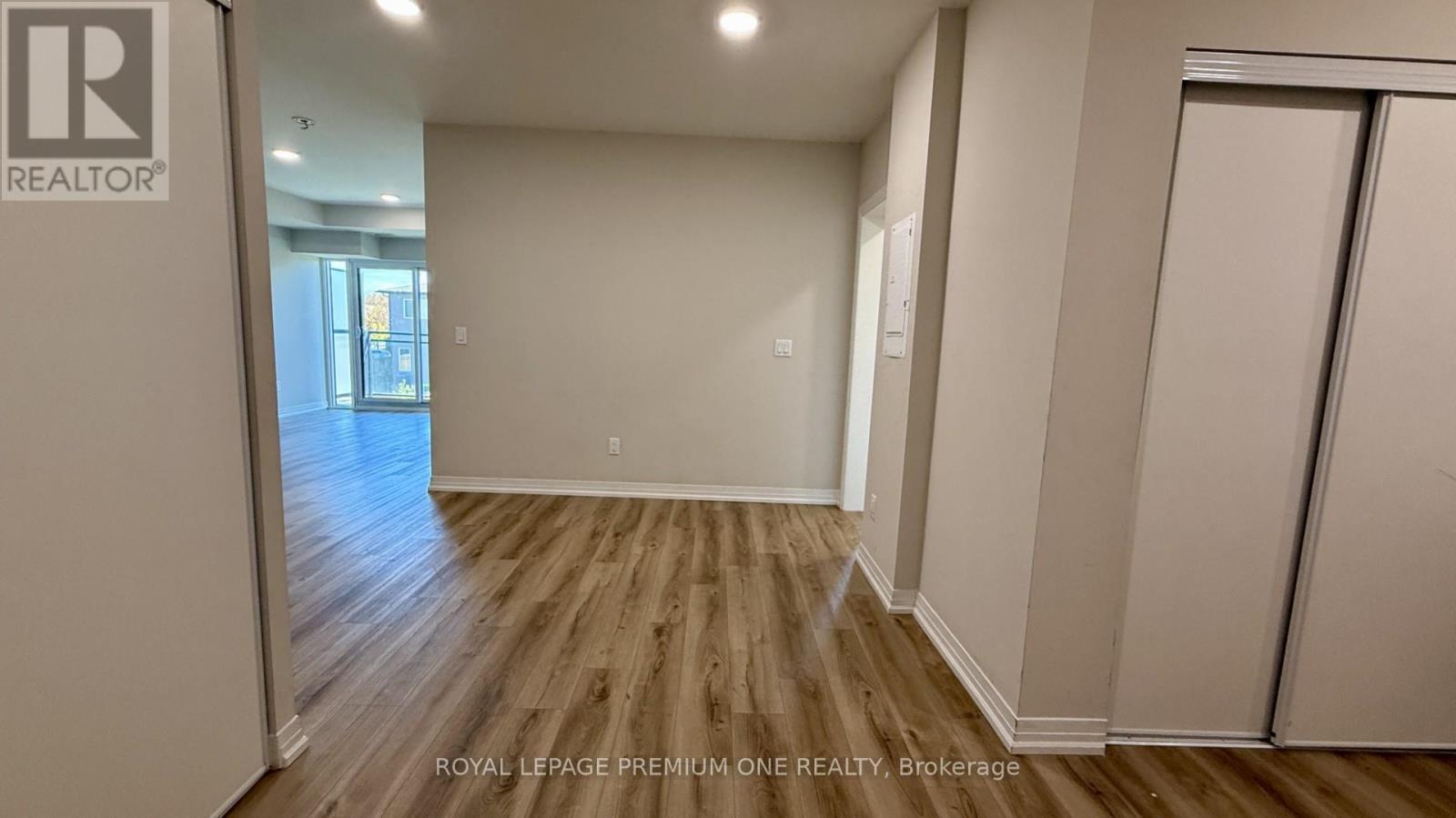 219 - 50 Herrick Avenue, St. Catharines, Ontario  L2P 0G3 - Photo 5 - X12524238