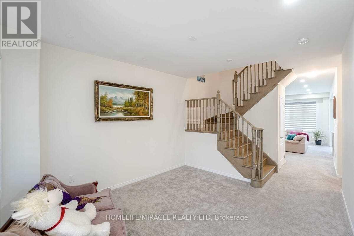 7 Esther Crescent, Thorold, Ontario  L3B 0E9 - Photo 7 - X12525326