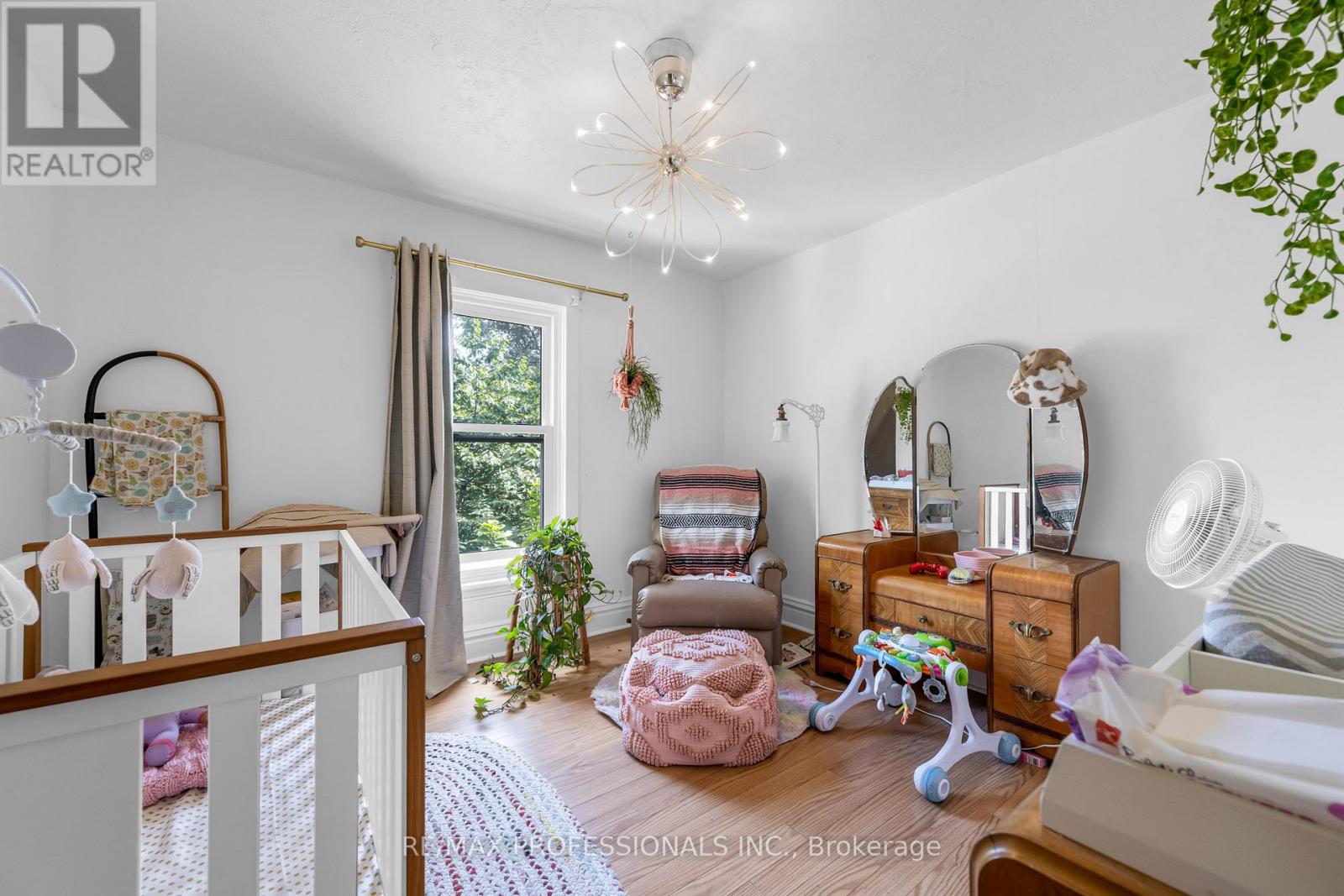 Main - 19 Barnesdale Avenue S, Hamilton, Ontario  L8M 2V1 - Photo 11 - X12525382