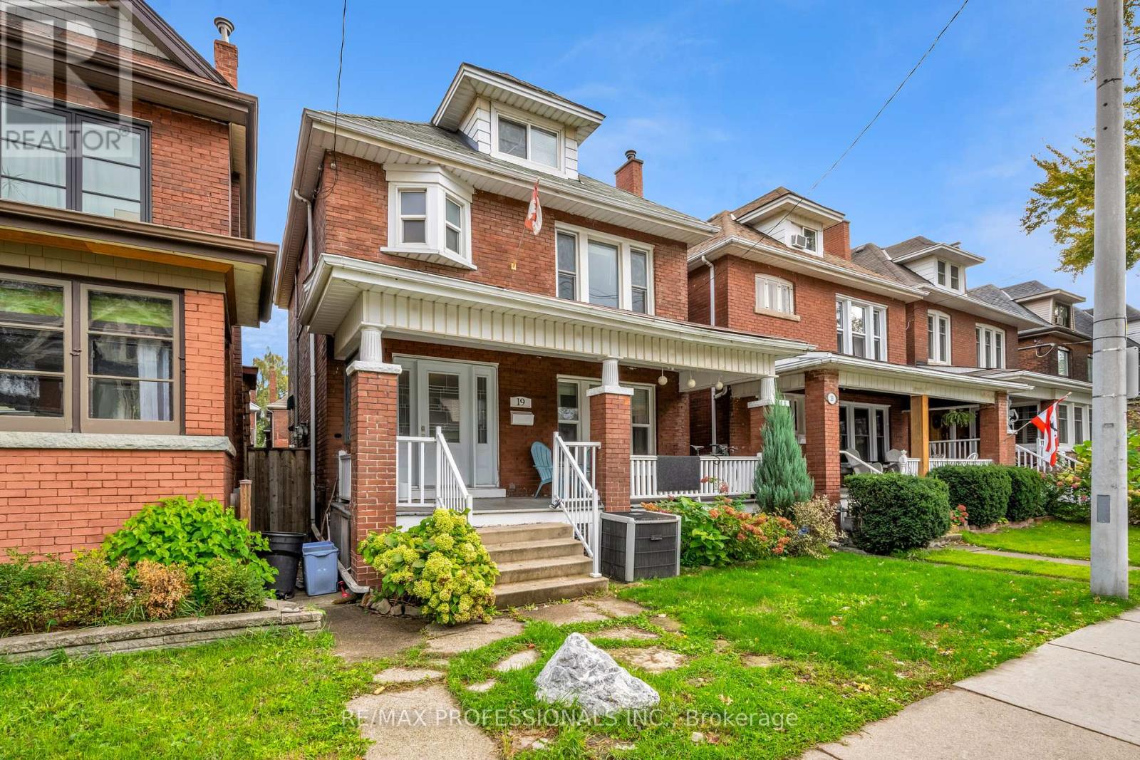 Main - 19 Barnesdale Avenue S, Hamilton, Ontario  L8M 2V1 - Photo 2 - X12525382