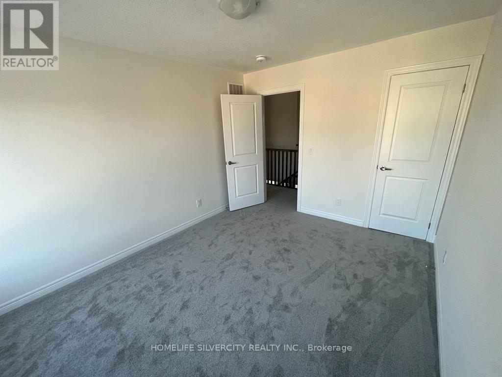 82 Broadacre Drive, Kitchener, Ontario  N2R 0S5 - Photo 12 - X12525322