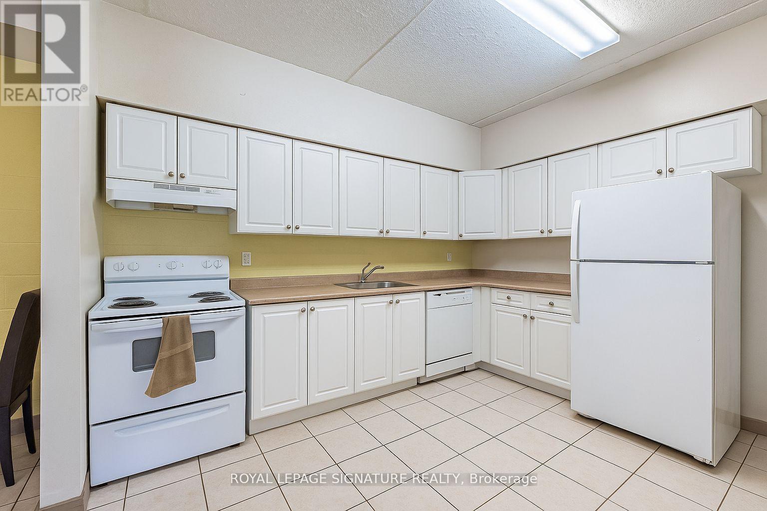 206 - 251 Lester Street, Waterloo, Ontario  N2L 3W6 - Photo 9 - X12525442