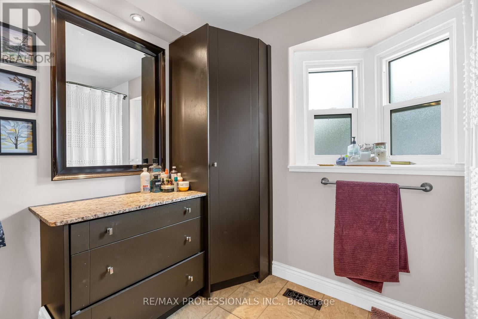 Main - 19 Barnesdale Avenue S, Hamilton, Ontario  L8M 2V1 - Photo 9 - X12525382