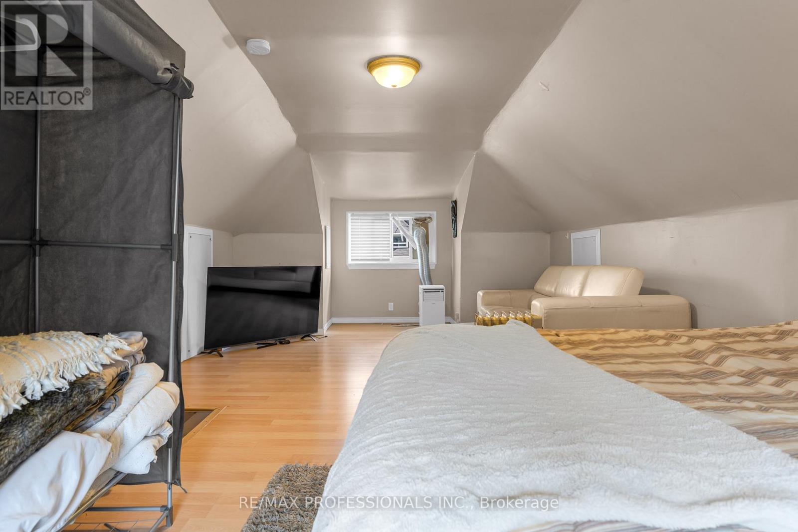 Main - 19 Barnesdale Avenue S, Hamilton, Ontario  L8M 2V1 - Photo 16 - X12525382