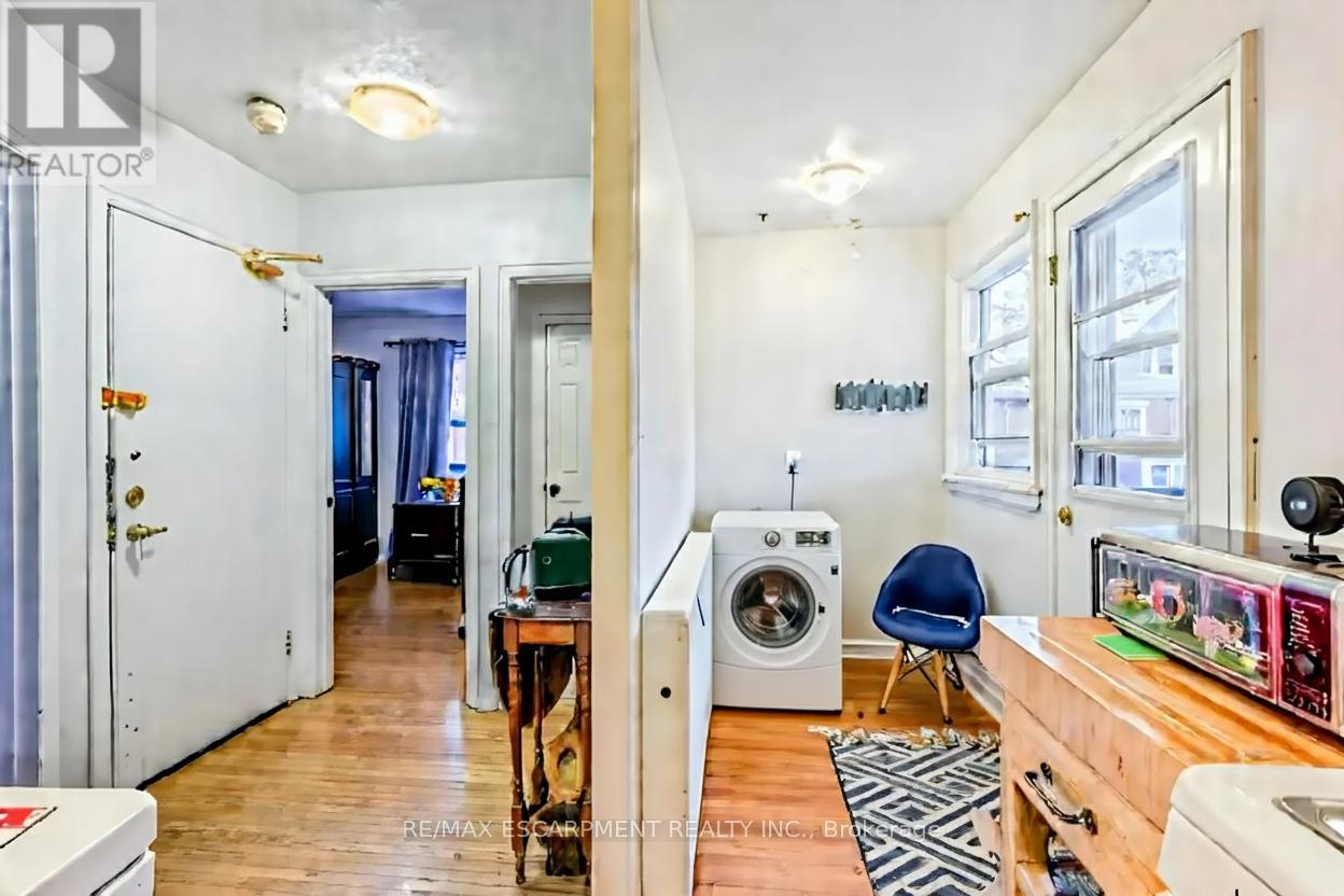 172 Markland Street, Hamilton, Ontario  L8P 2K5 - Photo 18 - X12525466