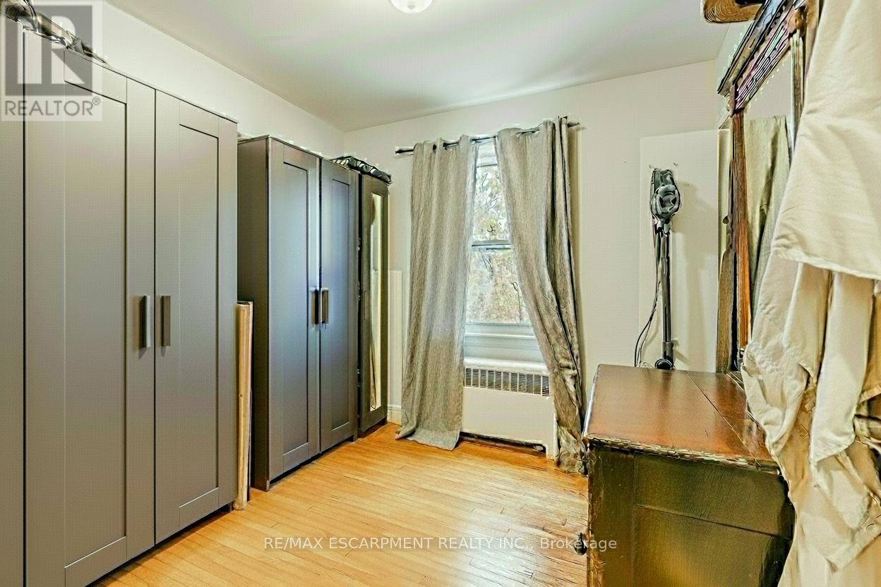 172 Markland Street, Hamilton, Ontario  L8P 2K5 - Photo 21 - X12525466