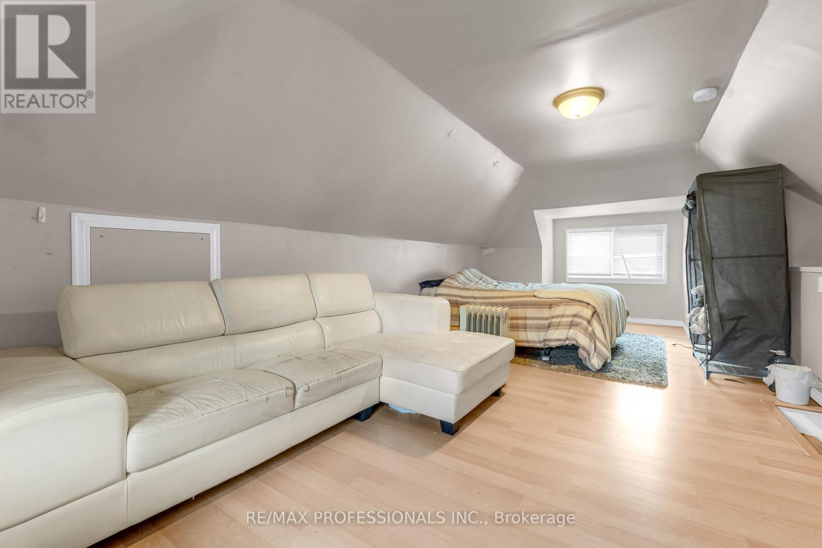 Main - 19 Barnesdale Avenue S, Hamilton, Ontario  L8M 2V1 - Photo 14 - X12525382